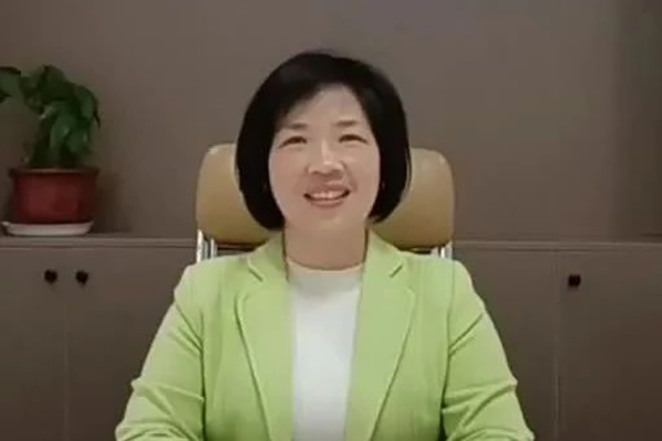 周周聊網(wǎng)站，網(wǎng)站建設(shè)域名怎么選擇？
